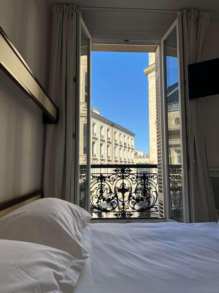 Brit Hotel Des Grands Hommes - Bordeaux Centre Rom bilde
